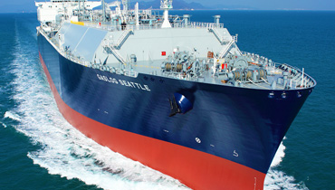 Tank cleaning on board a vessel